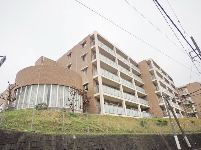 【Ｓ－ＦＯＲＴ横浜青葉台の建物外観】