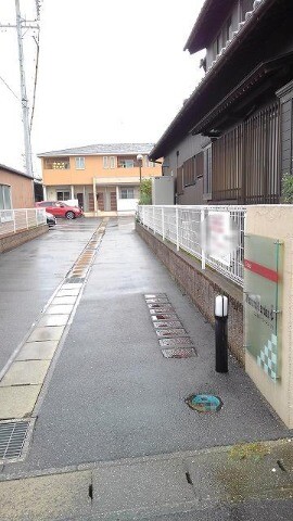 【碧南市神有町のアパートのエントランス】