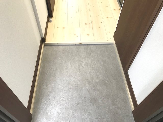 【アリュール薬師堂駅前の玄関】