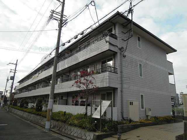 ロイヤルハイツの建物外観