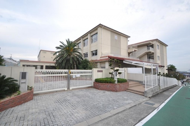 小学校　神戸市立東垂水小学校（小学校）まで105m
