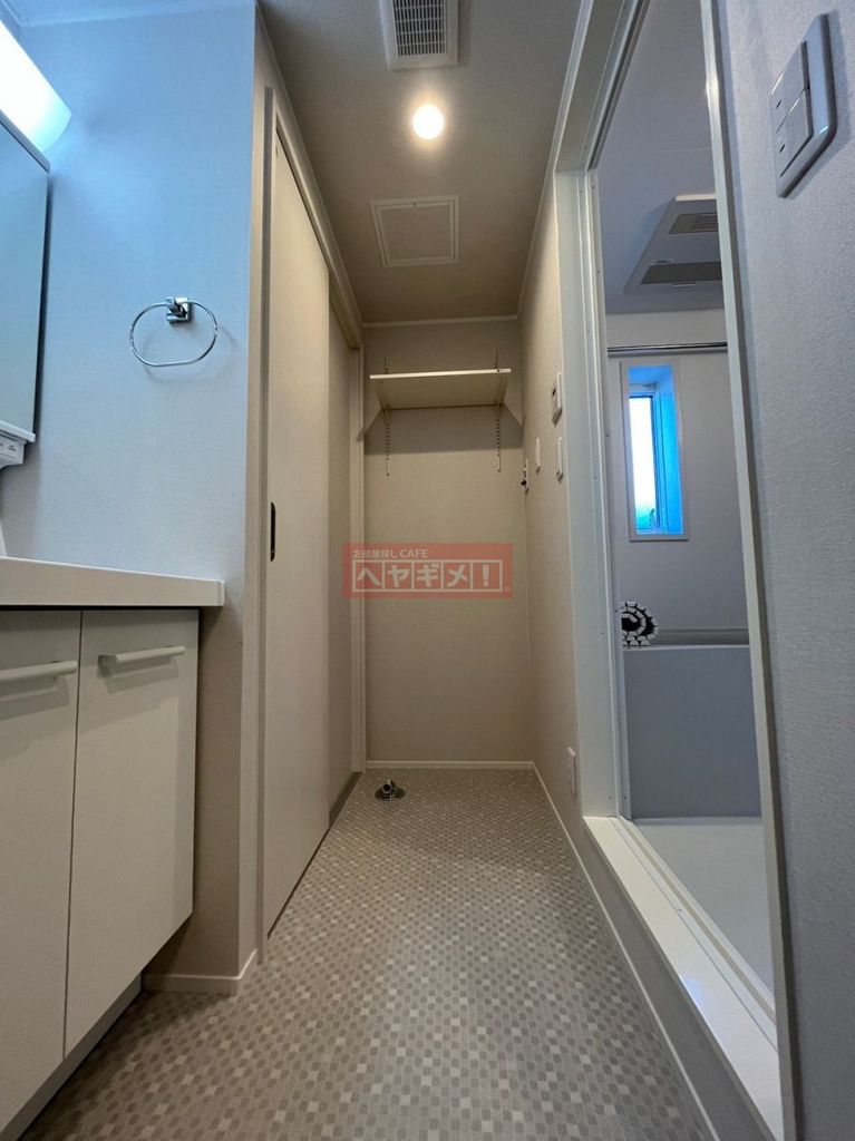 居室・リビング　玄関