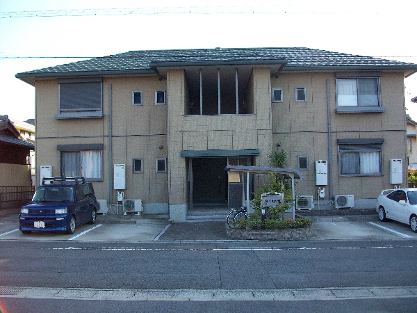 大府市江端町のアパートの建物外観