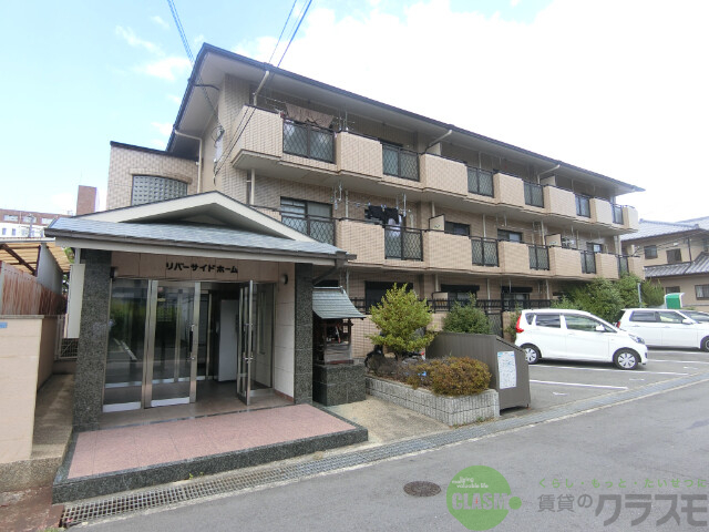 吹田市岸部南のマンションの建物外観