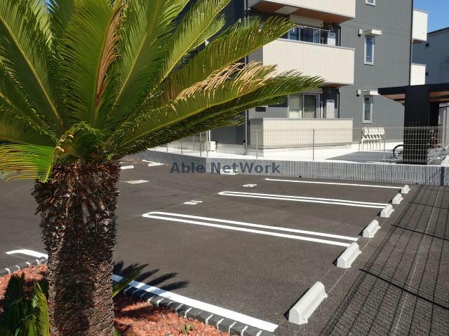 駐車場　駐車場