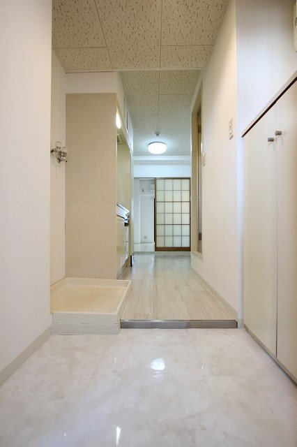 玄関　同物件、別号室のものです。