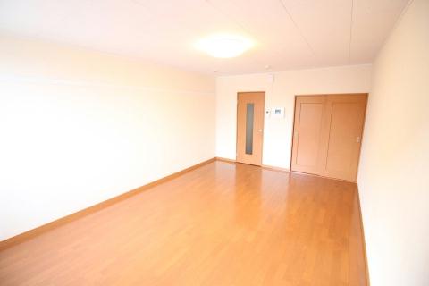 居室・リビング　同タイプ写真の為、現況優先致します。