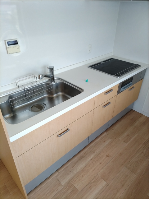 キッチン　★ＩＨコンロ３口★