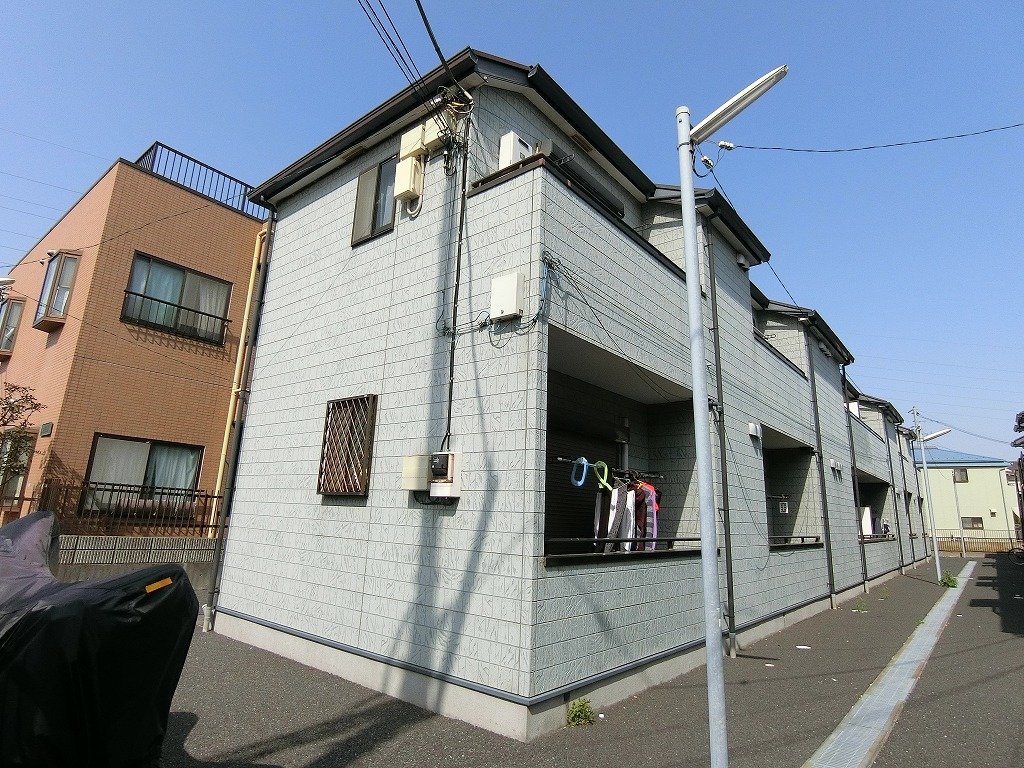 建物外観　ピュアハウスＳ　敷地内広々　ＮＴＴインターネット接続可