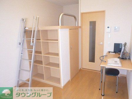 居室・リビング　お部屋によって床や設備が違います。詳しくはお問い合わせを！
