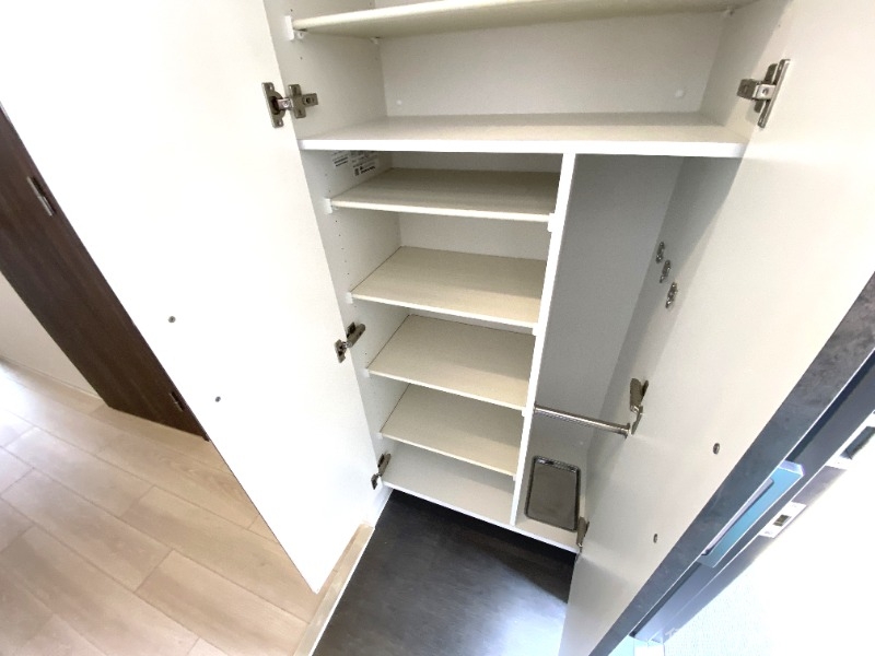 収納　玄関を綺麗にどうぞ。