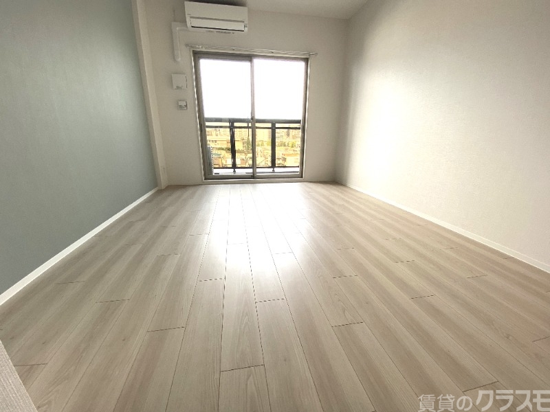 居室・リビング　白を基調にした明るいお部屋です。