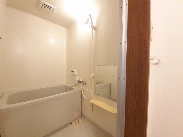 バス・シャワールーム　ゆったり過ごせるお風呂です