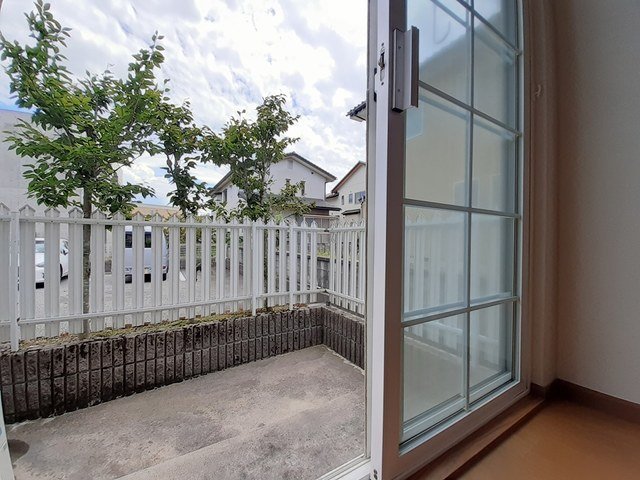 バルコニー　お洗濯にも便利なバルコニー付き