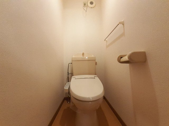 トイレ　清潔感のあるトイレです