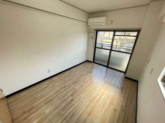 居室・リビング　※別部屋の写真です