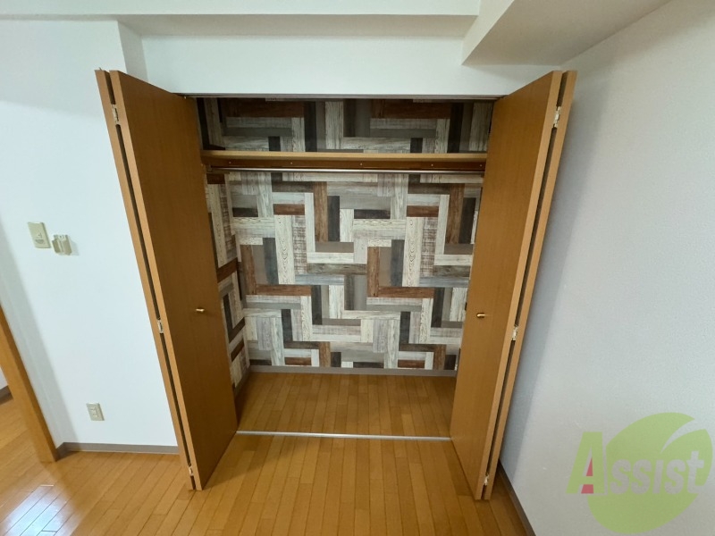 収納　クローゼットは奥行きもあり、荷物が多い方でも安心です。