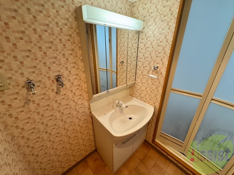 洗面設備　こちらに洗面台があります。朝の洗顔はこちらで。