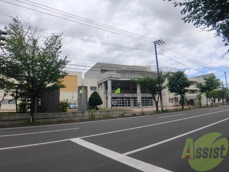 小学校　札幌市立山鼻南小学校（小学校）まで919m