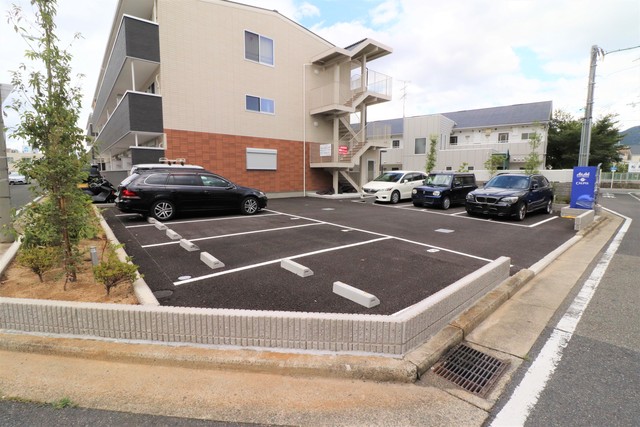 駐車場　敷地内駐車場