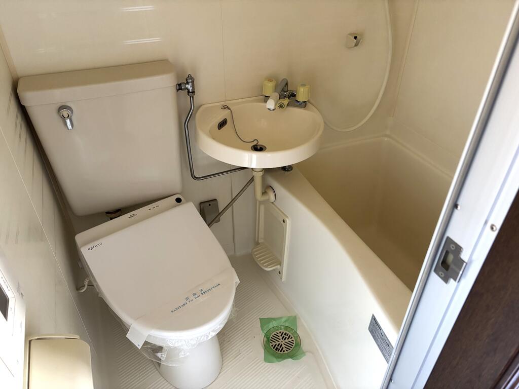 バス・シャワールーム　温水洗浄便座有り