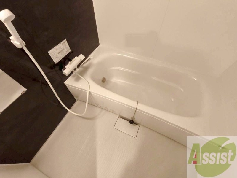 バス・シャワールーム　お風呂になります。一日の疲れを癒してくださいね。