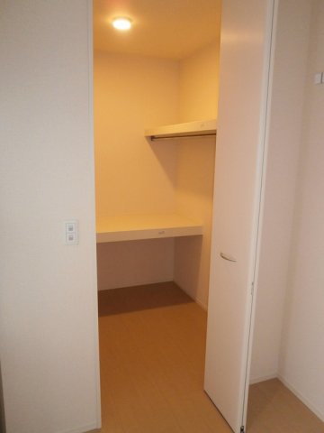 収納　ウォークインクローゼット