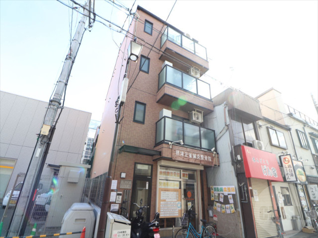 建物外観　阪急正雀駅まで徒歩２分の立地です