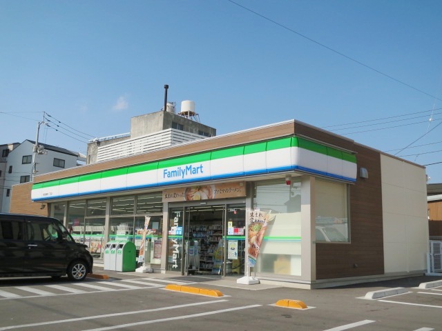 コンビニ　ファミリーマート高松松島町店（コンビニ）まで619m