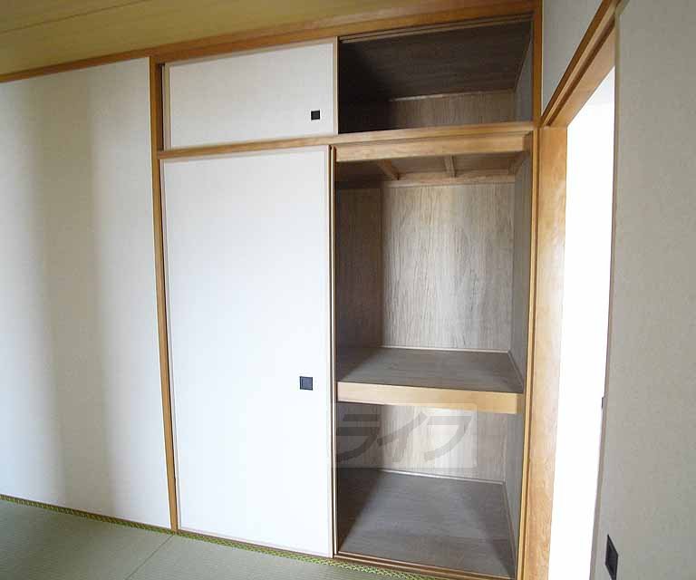 収納　押入れにはたっぷり入ります