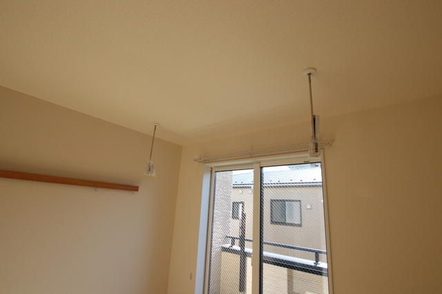 その他設備　室内物干しです♪※施工中です。