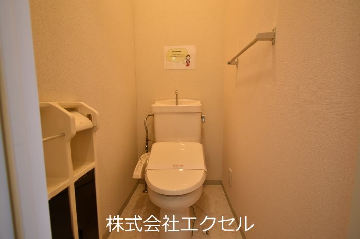 トイレ　同建物別室の写真です。