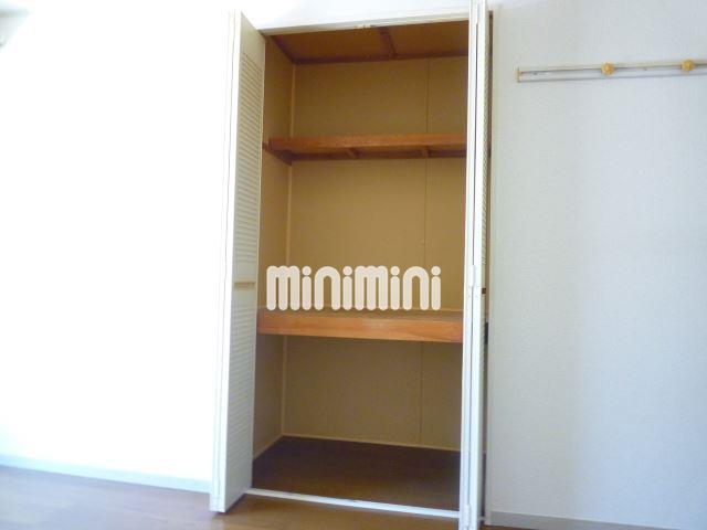 収納　全居室に収納があります