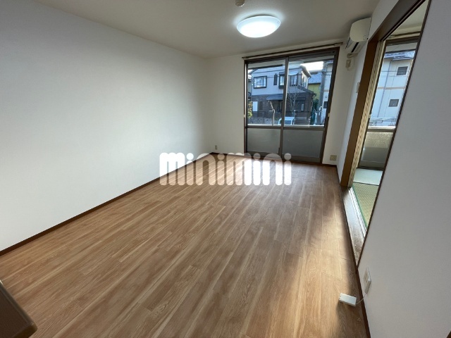 居室・リビング　ゆったりとしたリビングです。