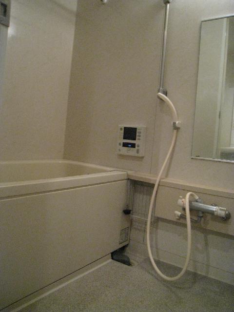 庭　追い焚き機能付きバスです☆