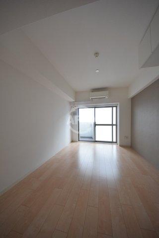 居室・リビング　セレニテ上町台　リビング