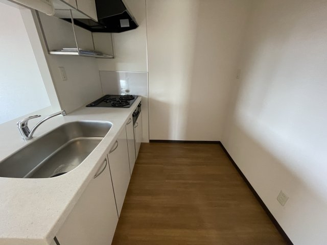 キッチン　イメージとして同マンション他部屋を表示しています