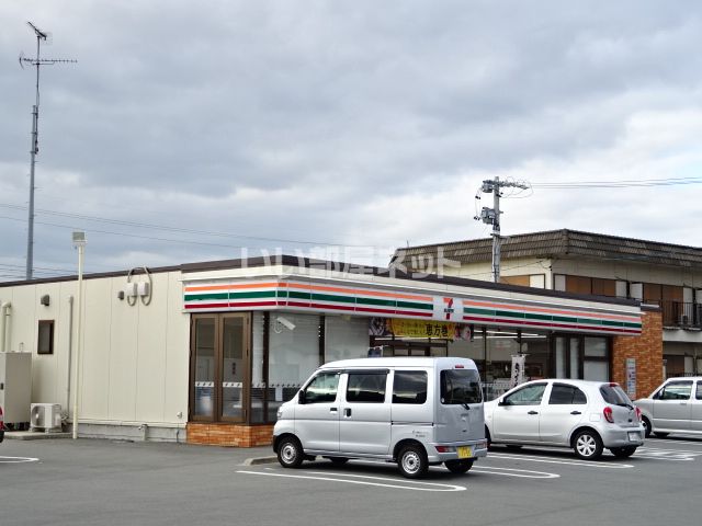 コンビニ　セブンイレブン津市藤方北店（コンビニ）まで285m