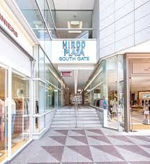 ショッピングセンター　広尾プラザ（ショッピングセンター）まで569m