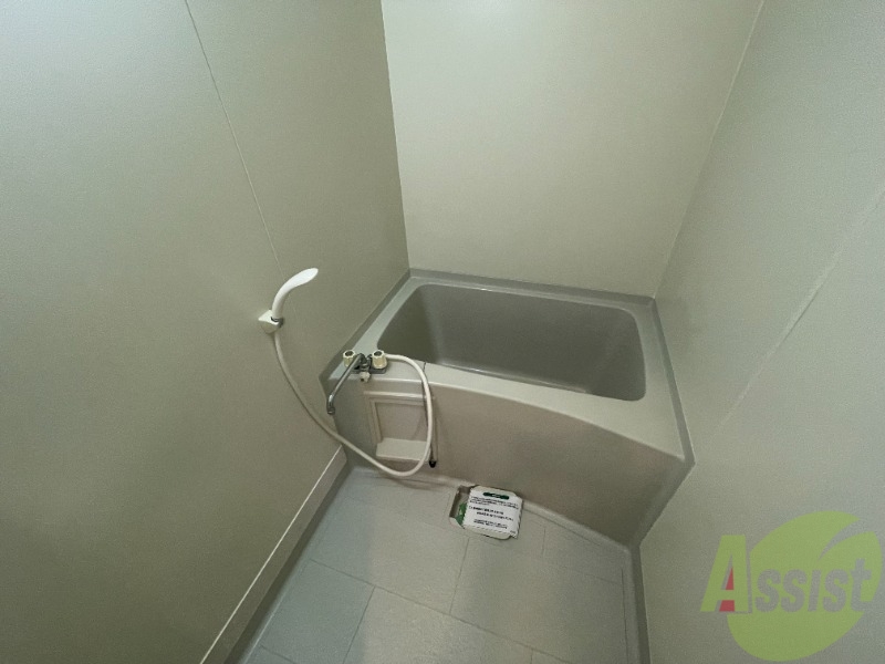 バス・シャワールーム　バスルームはこちらです。広々としてゆったり休めます。