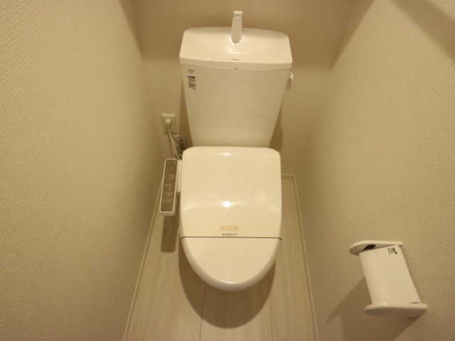 トイレ　温水洗浄暖房便座