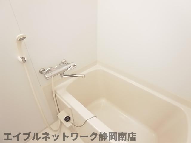 バス・シャワールーム　お風呂で日々の疲れを落としましょう