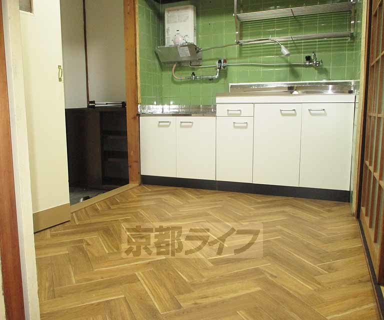 玄関　１０号室流用です。