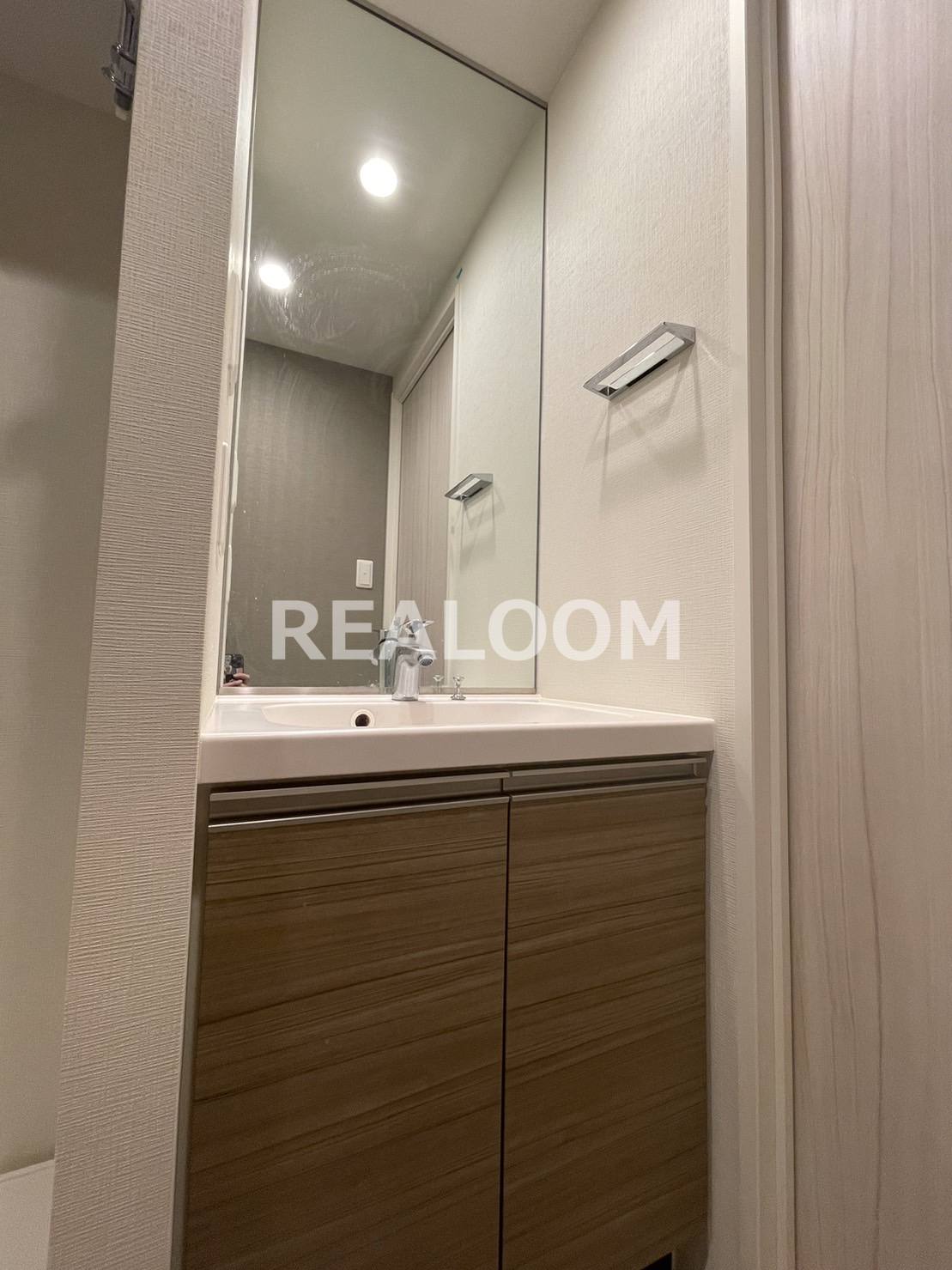 洗面設備　写真と現況が異なる場合は現況を優先いたします。