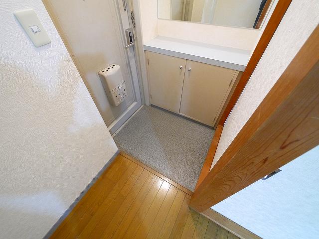 玄関　落ち着いた玄関です