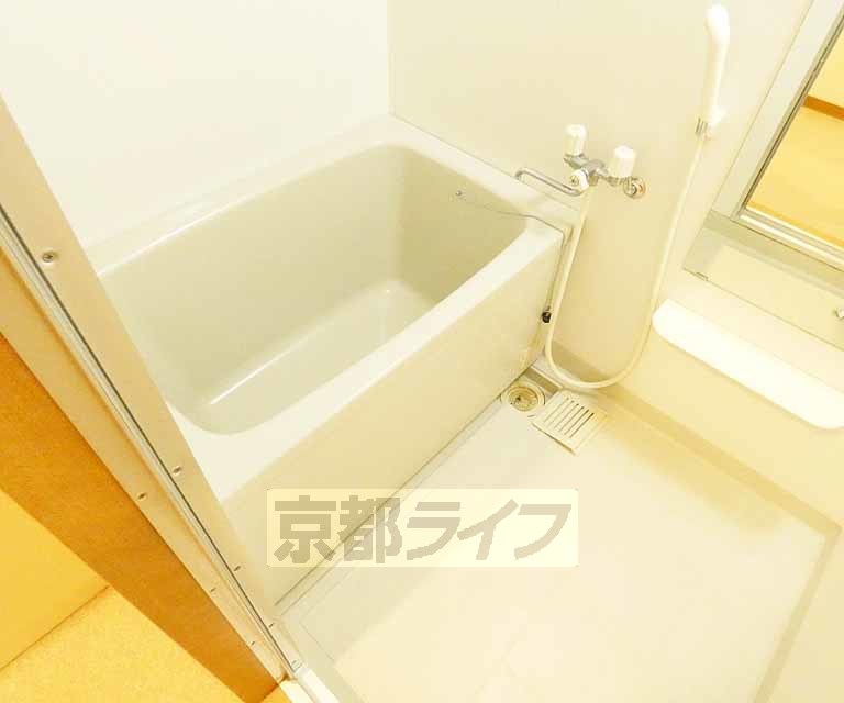 バス・シャワールーム　きれいなお風呂です。