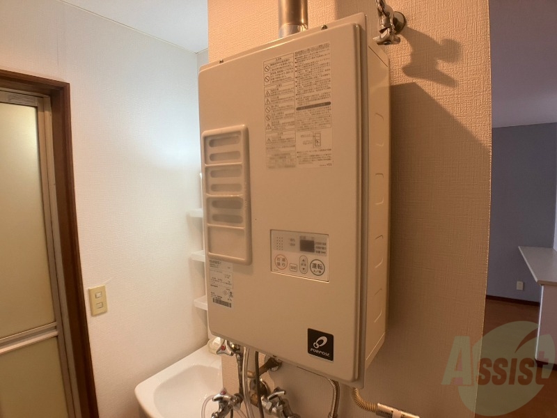 その他設備　給湯器は簡単操作で温度調整ができますよ。