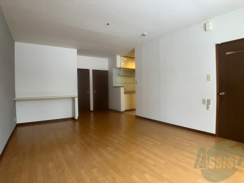 居室・リビング　広くてきれいなリビングです！快適に過ごせそうですね。