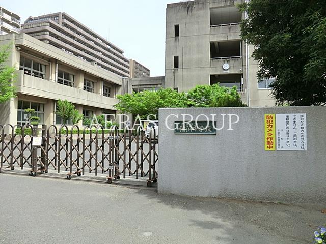 中学校　稲浜中学校（中学校）まで784m