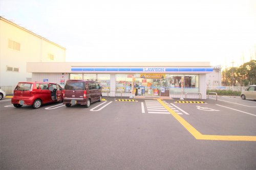 コンビニ　ローソン 堺山本町店（コンビニ）まで586m